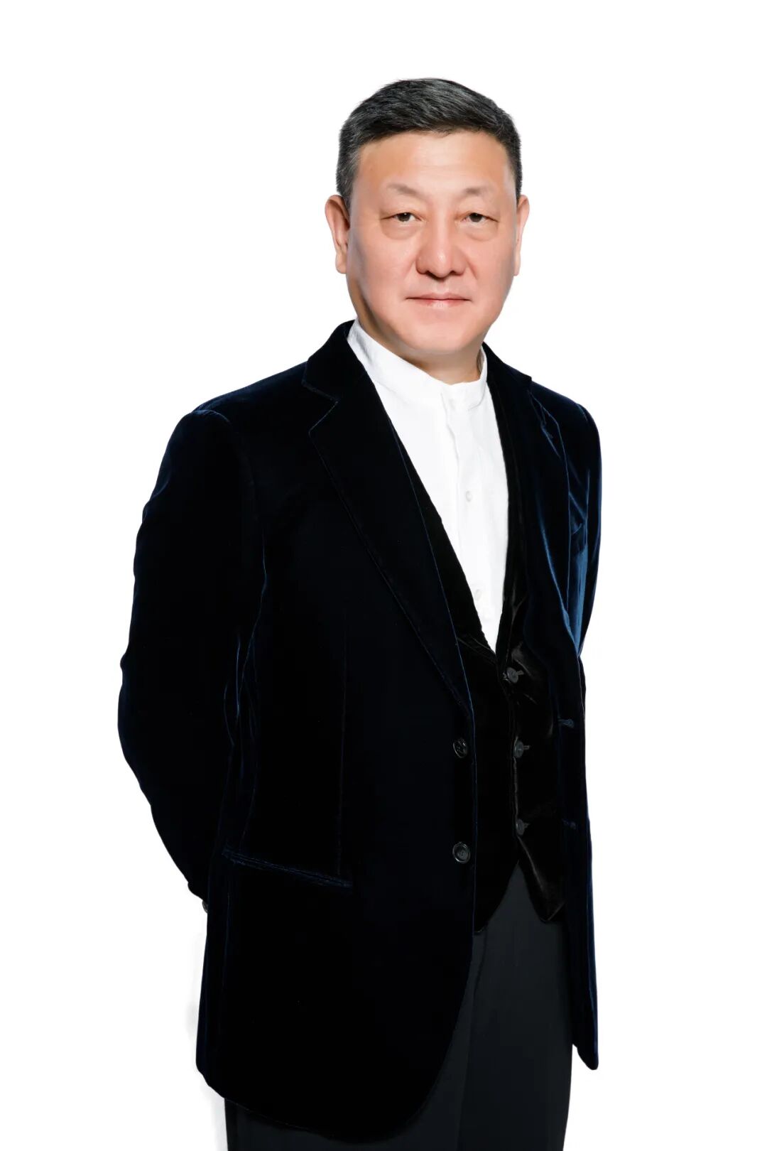 歌曲《永在川上》由著名歌手韩磊演唱,中央广播电视总台著名作词人