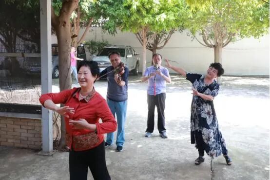 重阳节老干部活动方案_红河州老年节慰问老干部_红河州重阳节敬老活动