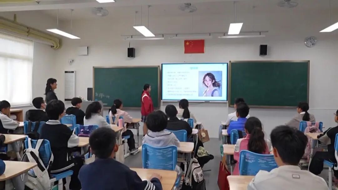 广东发布中小学人工智能教育方案 1-4年级每学年不少于6课时_20250414172923.JPG