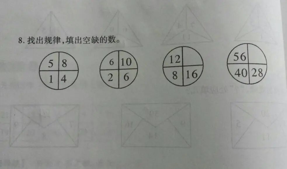 大妈故意划花奔驰被发现后下跪称自己没钱