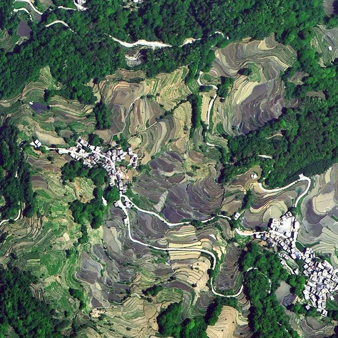 卫星视角下，中国的梯田有多美？