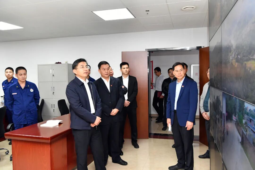 孙锋率队到区应急管理局调研