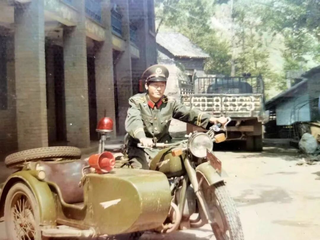 人民公安從這里走來(lái)丨75載堅(jiān)守紅色沃土之上的一道清廉“楓警”