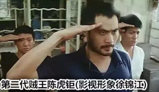 2分钟抢1300万！香港闹市突发持枪抢劫（视频/图） - 11
