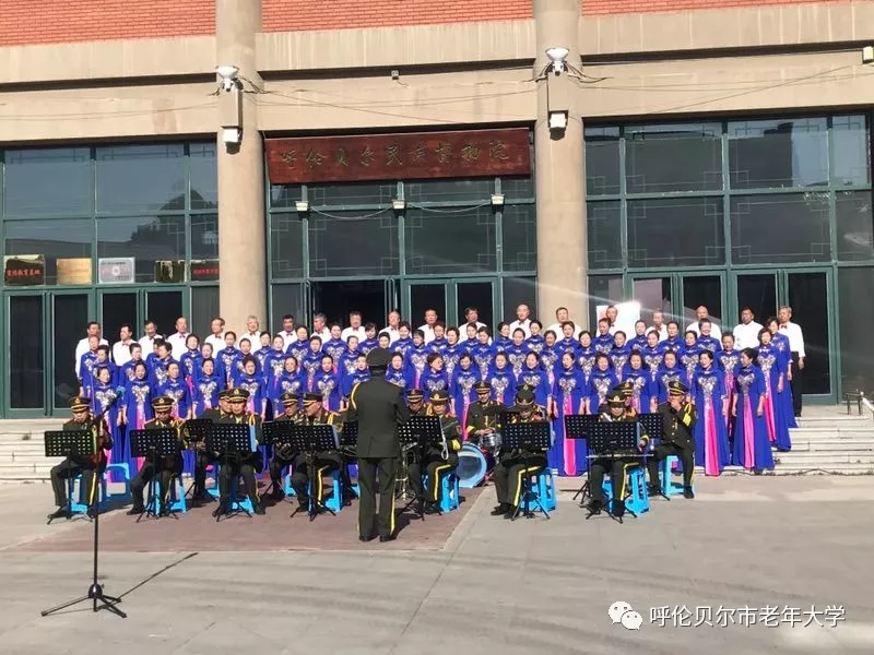 呼伦贝尔市老年书画摄影展24日在民族博物馆举行 呼伦贝尔市老年书画摄影展24日在民族博物馆举行