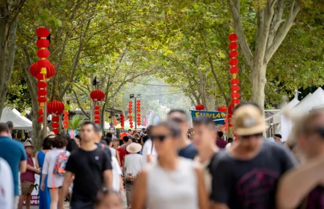 就在周日，搞事情，数万珀斯华人将挤爆北桥，原因竟是这个（组图） - 1