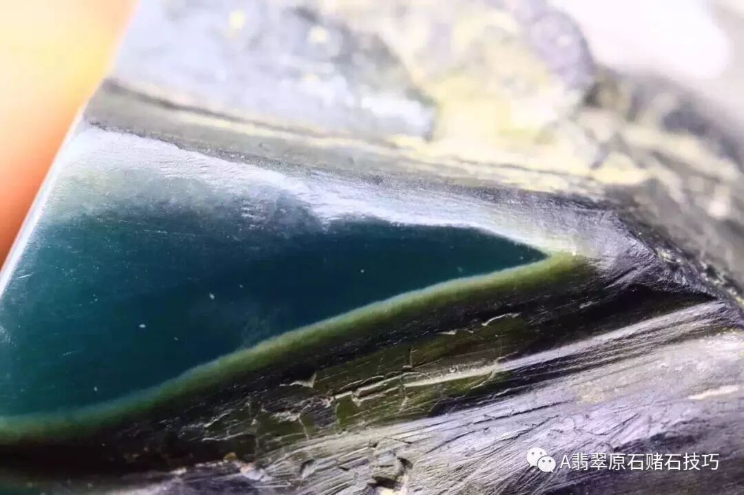 老蓝水翡翠和蓝水翡翠的区别你懂吗? 老蓝水翡翠和蓝水翡翠的区别你懂吗?