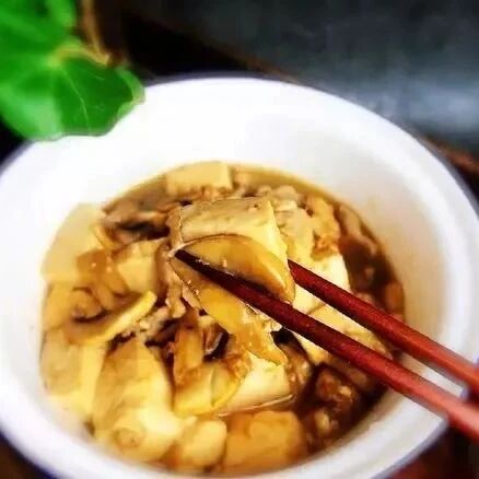 豆腐与它是绝配，经常吃补钙防骨质疏松，上桌后吃个精光汤都不剩