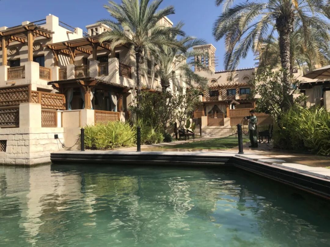 帆船酒店晚餐_帆船酒店一晚上多少钱_帆船酒店住一晚