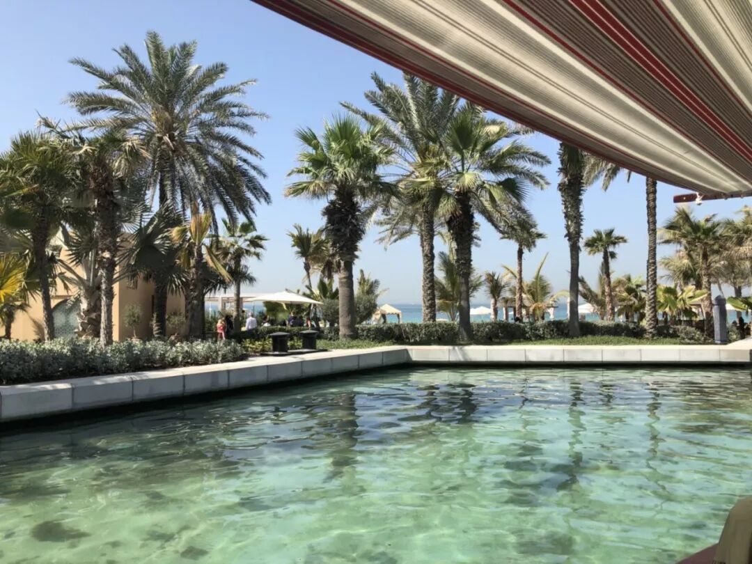 帆船酒店住一晚_帆船酒店晚餐_帆船酒店一晚上多少钱