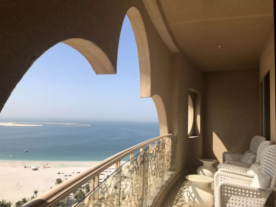 帆船酒店晚餐_帆船酒店住一晚_帆船酒店一晚上多少钱