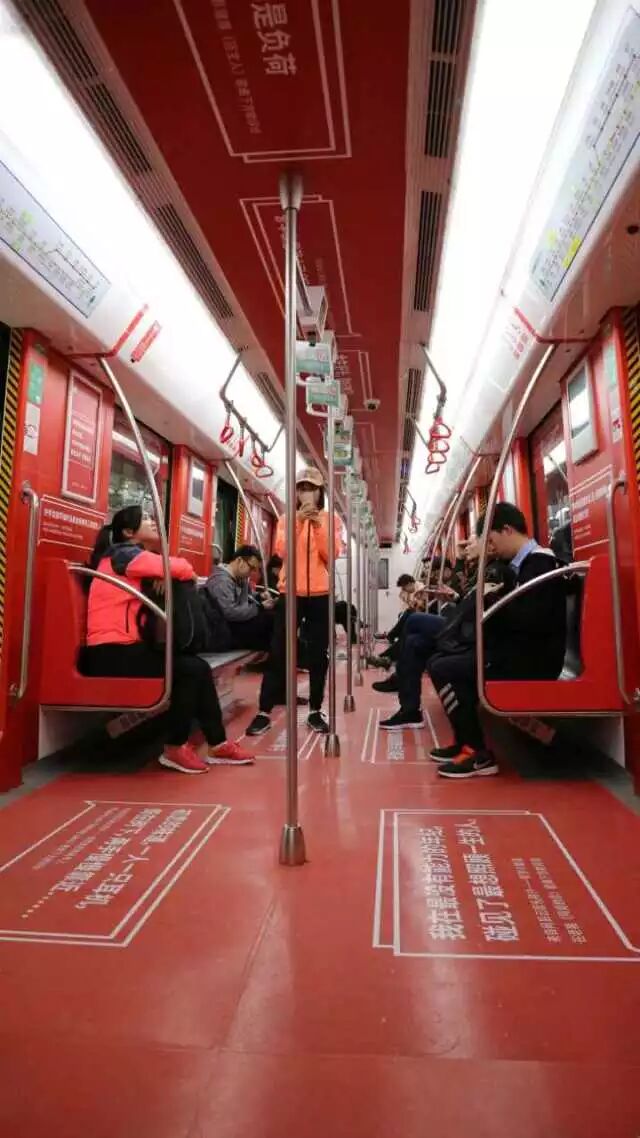 去了趟网易云音乐地铁专列我拍到了这些