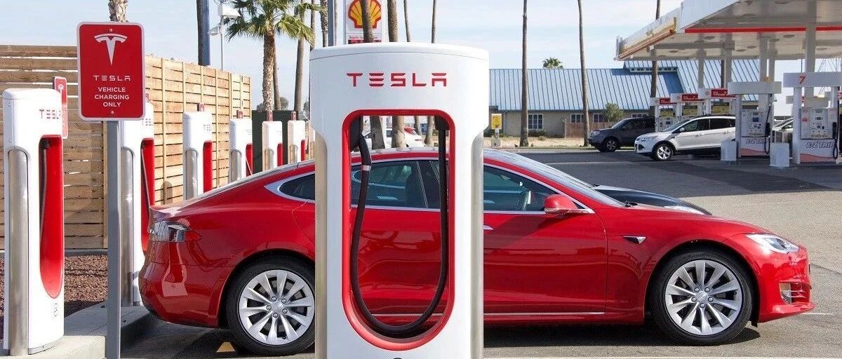 新能源车有多火？特斯拉、蔚来股价新高，比亚迪市值超越上汽，理想汽车将敲钟