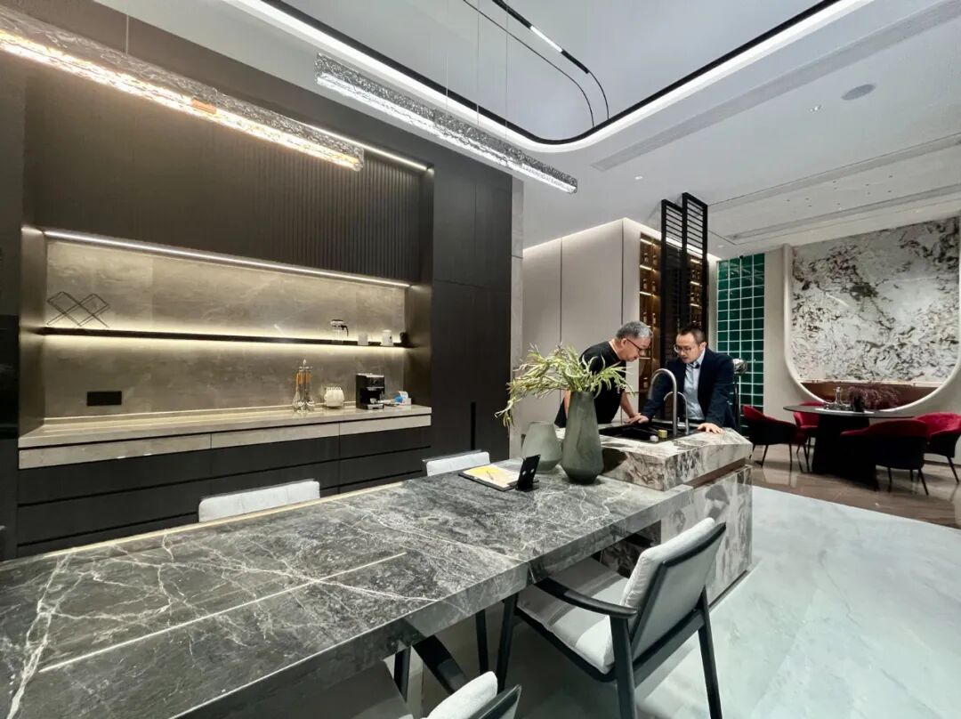 老牛对话区波成×安东：通利连纹美学馆，为什么是行业“天花板”？(图18)