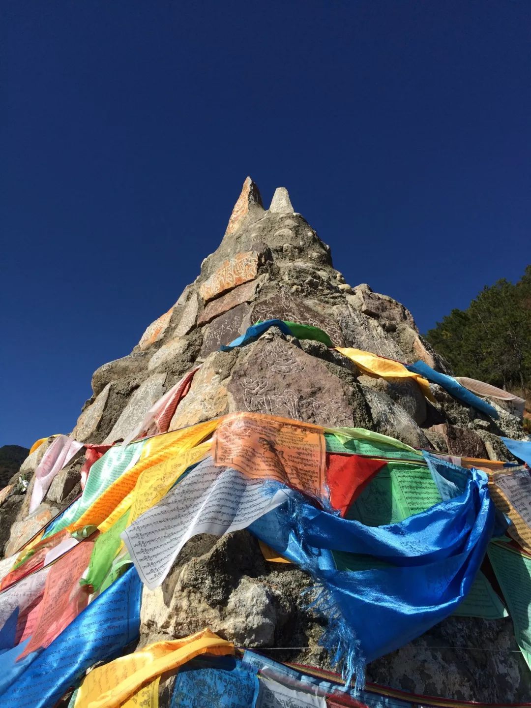 盤它！這個說起雲南就能想到的地方，這時景美人少超愜意～ 旅遊 第20張