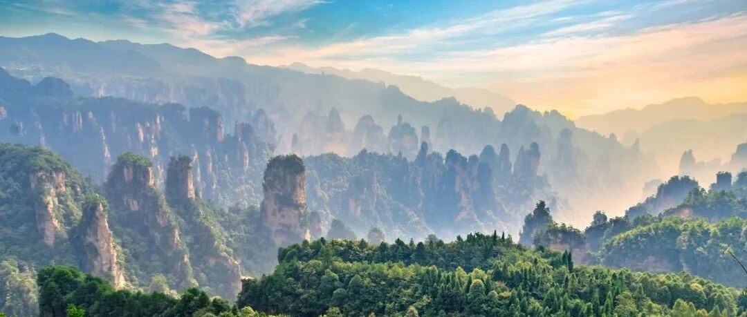 “云端高铁”已建成通车！这趟穿行山水秘境的火车，你上不上？