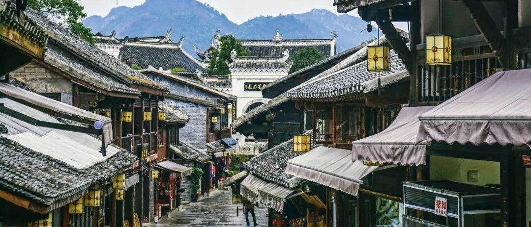 坐上这条新通车的高铁，吃一路玩一路不是梦