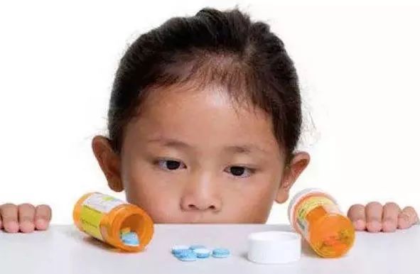 3歲男童誤服降壓藥到醫院洗胃！不要再以「糖果」名義騙孩子服藥了 親子 第7張