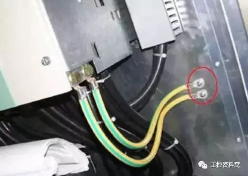 控制柜二次接线图识图_电控柜怎么看图纸和接线_控制柜图纸怎么看