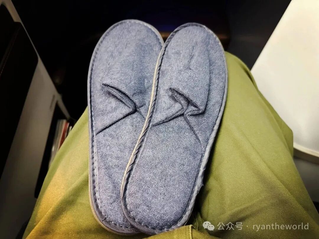 首尔阿姆斯特丹荷航商务舱无娱乐无充电无大餐 获赔4。4万里程值吗