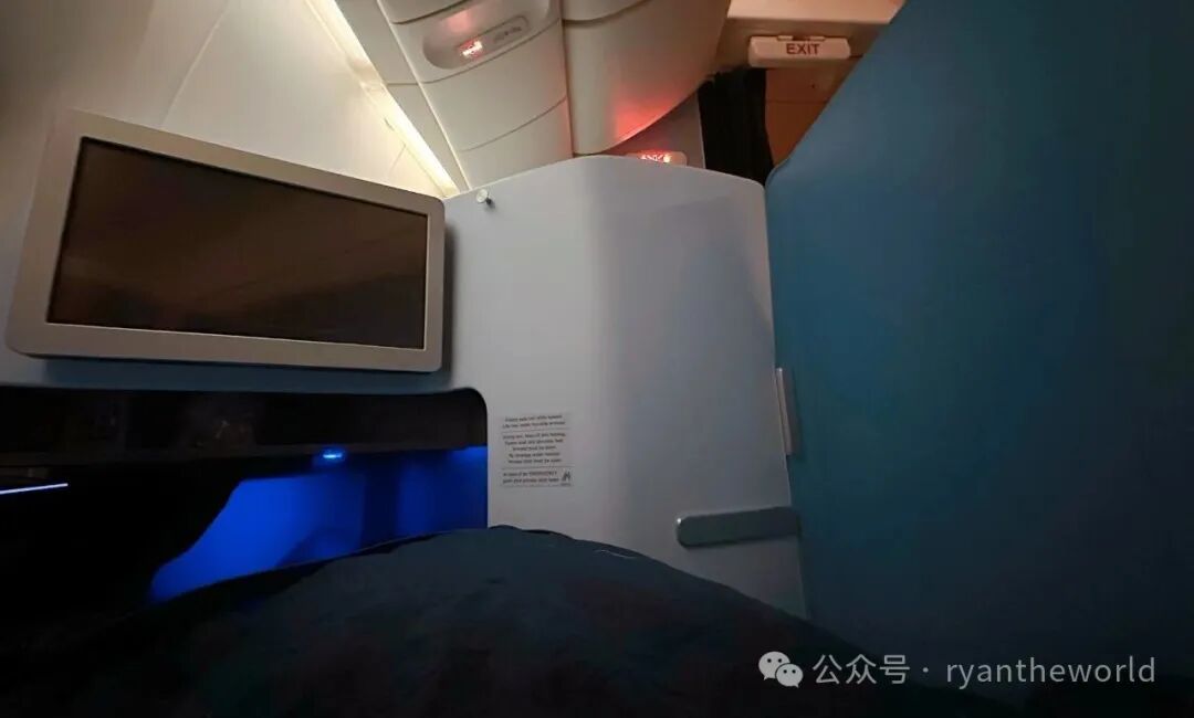 首尔阿姆斯特丹荷航商务舱无娱乐无充电无大餐 获赔4。4万里程值吗