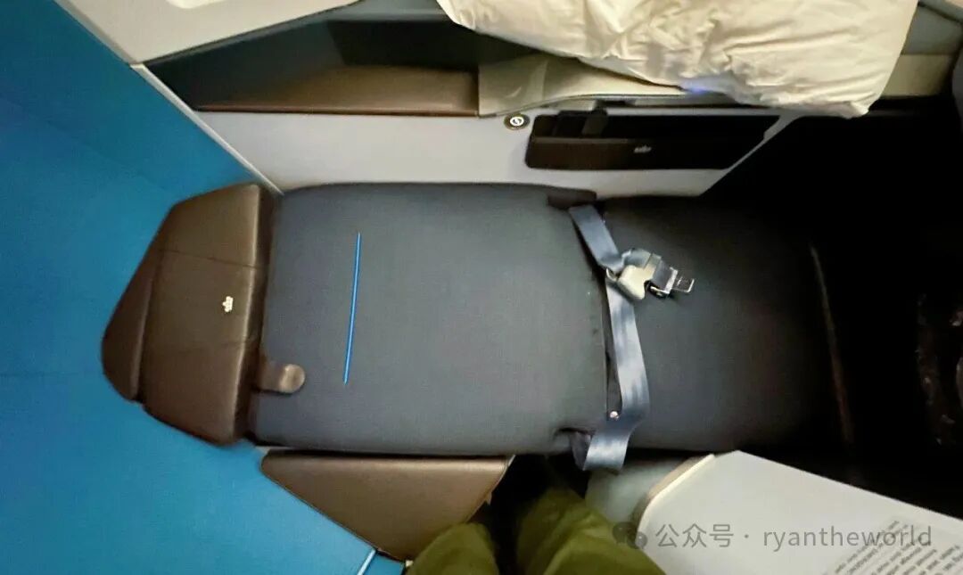 首尔阿姆斯特丹荷航商务舱无娱乐无充电无大餐 获赔4。4万里程值吗