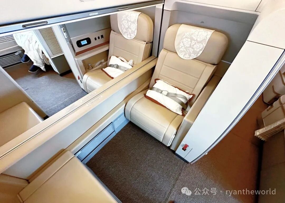 东航B777-300ER头等舱沪蓉线体验 2。8万里程兑换攻略及乘坐提醒