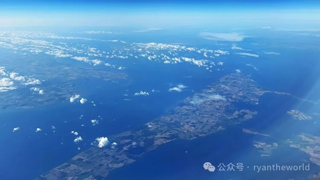 赫尔辛基飞阿姆斯特丹荷航商务舱餐盒实测 隔夜配餐干硬点心引吐槽