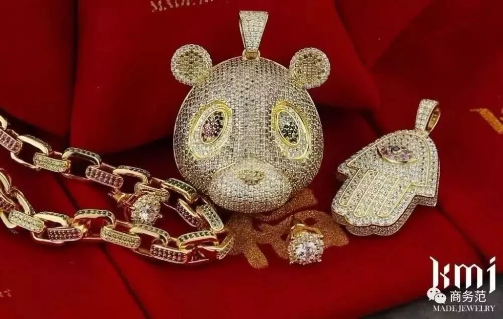 吳亦凡的「大金鏈子」數不清，他的配飾我一個都買不起？？ 時尚 第19張