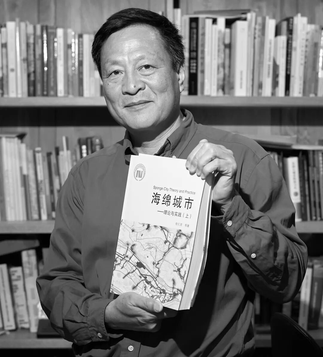 北大回应俞孔坚教授空难去世,俞孔坚坠机遇难，北大讣告：最沉痛的悼念