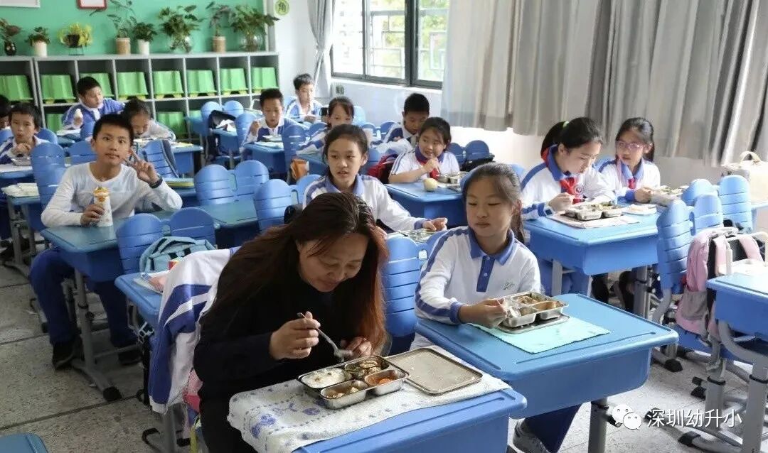 公办学校的翘楚！深圳这所全国排名11的老牌名校，学习压力还小！升学去向亮眼！相关资料 21