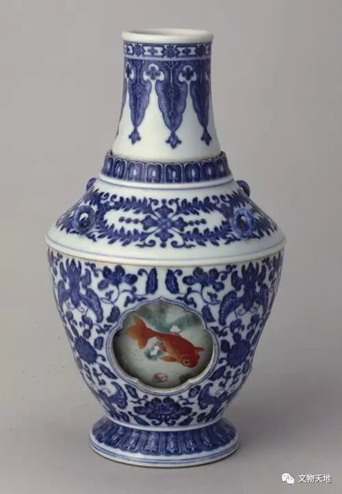书写御制诗的瓷器,往往是诗与画相结合,以诗咏画,以画衬诗,具有极高的