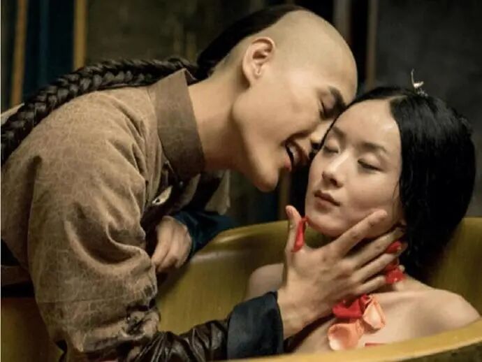 拍吻戏起生理反应咋办？看看杨幂和赵丽颖的回答，离婚是应该的