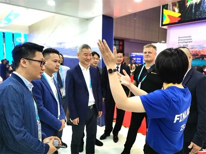 【直击•进博会】杨军区长助力企业发展 海格抓牢进博会契机