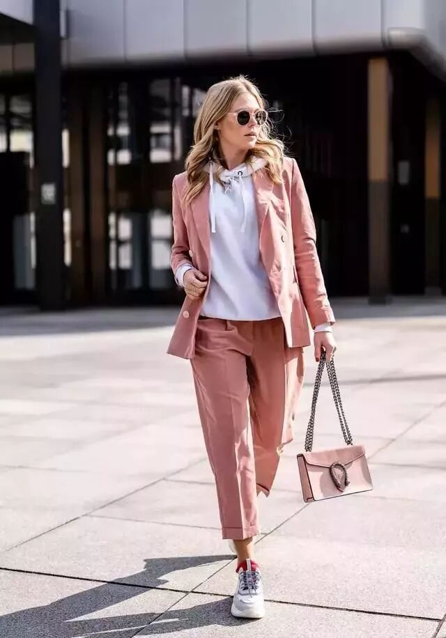 衛衣+外套，突顯出造型的層次感！ 時尚 第10張