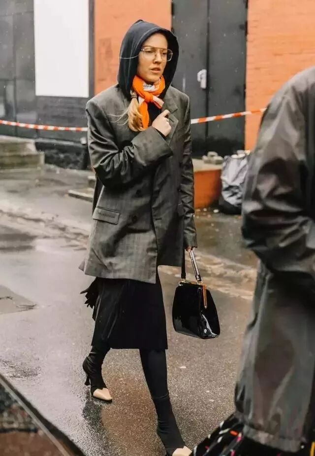 衛衣+外套，突顯出造型的層次感！ 時尚 第5張