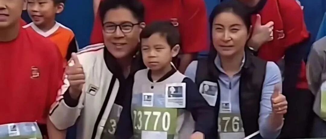 郭晶晶皮肤黑身材也不好，真阔太穿这么朴素，但气质比谁都高贵！