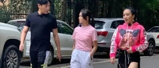 明星离开修图个个真实，伊能静脸上皮肤真实，钟丽缇素颜也粗糙!