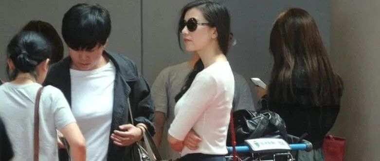 高圆圆庆42岁晒大片，硬是P成清纯少女，但不修图美颜就是大婶！