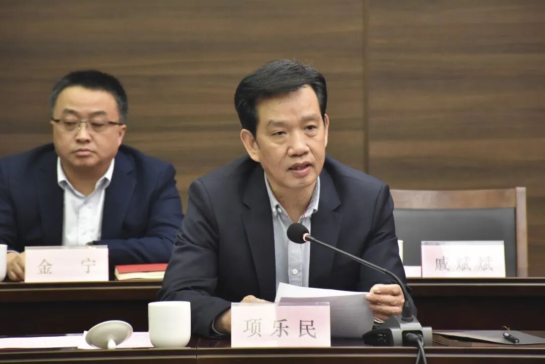 吉利控股集团副总裁王召兴出席,吉利商用车集团ceo周建群等吉利集团