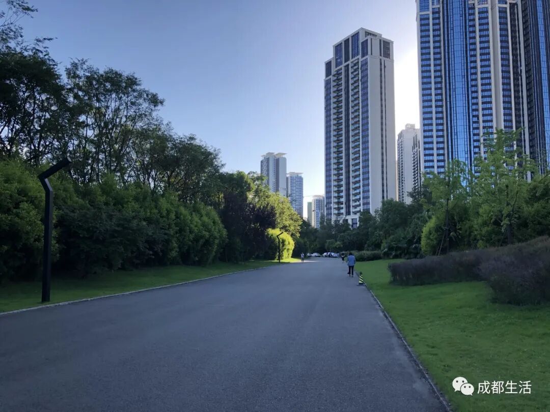 成都有哪些地方可以免费相亲_成都相亲会场在哪个地方_伊贝诗成都超级歌会场地图