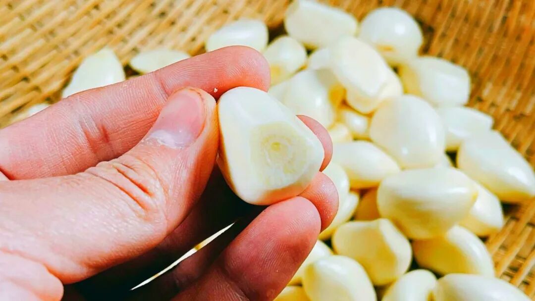 怎样做腊八蒜
