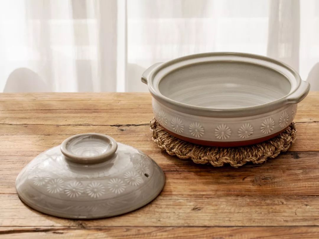 �ձ�����300����ǰ�������˸���������������������