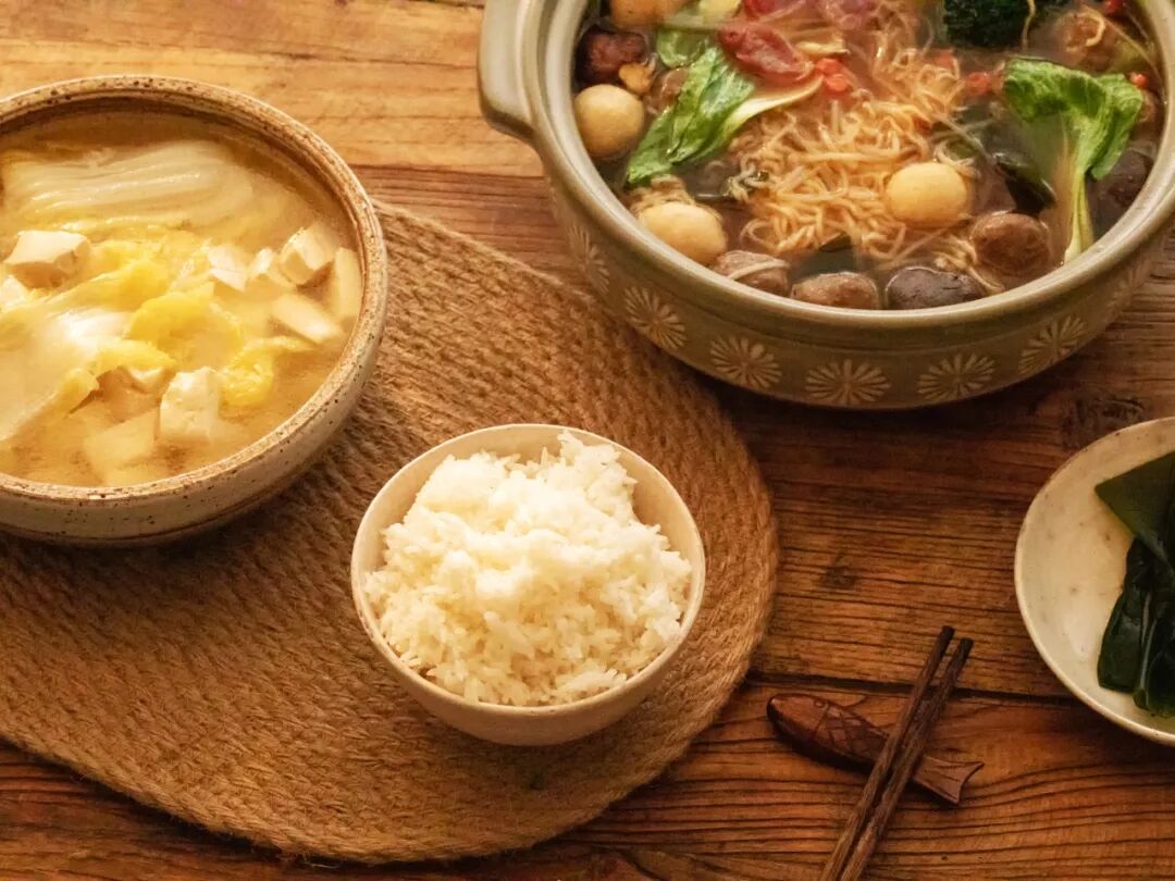 �ձ�����300����ǰ�������˸���������������������