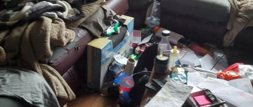 租客被下逐客令，为恶心房东，竟遗弃两只狗在房内一个星期之久！