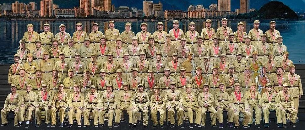 这张大“合影”，太珍贵了！