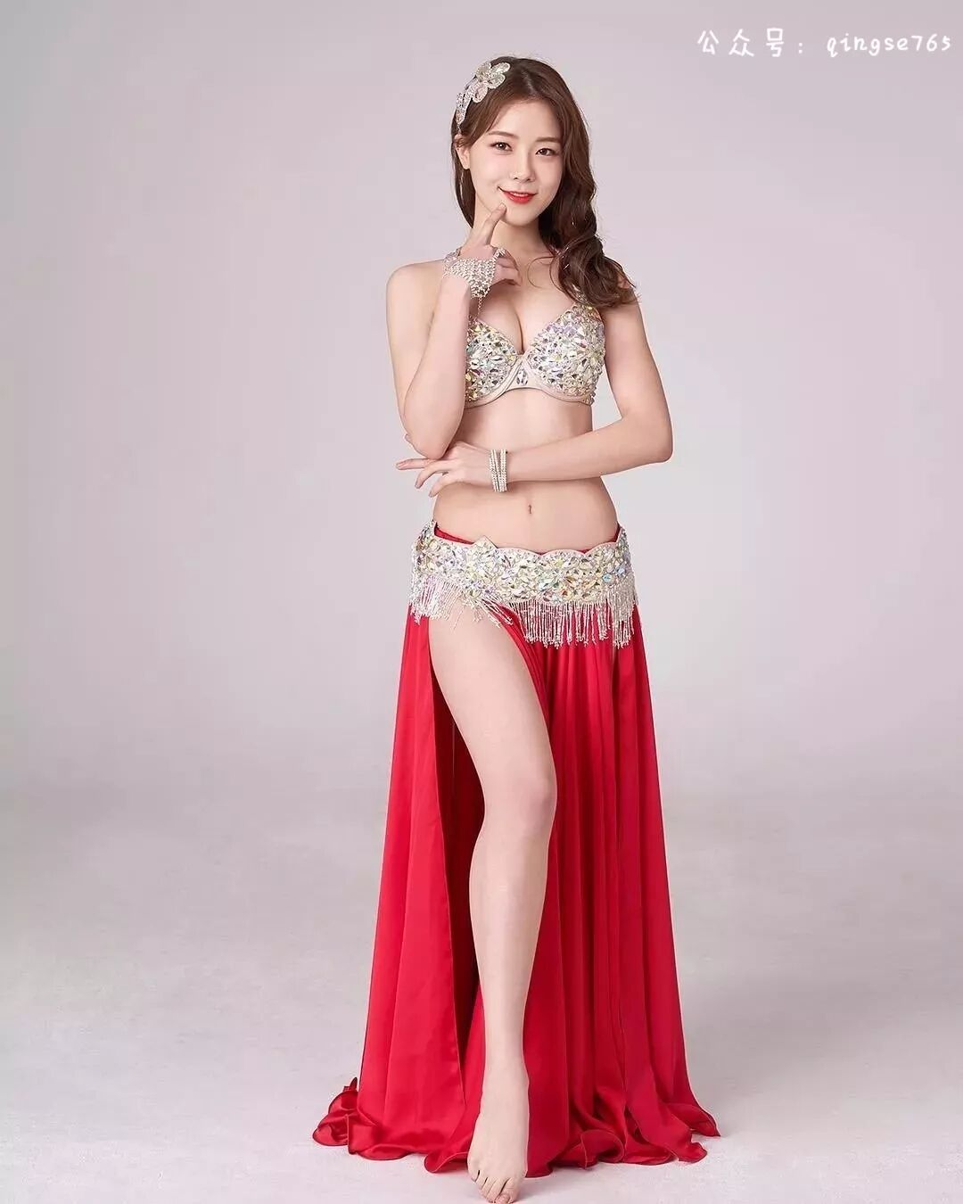 【美女】韩国学姐跳肚皮舞走红网络，肤白貌美舞姿深情（视频/组图） - 29