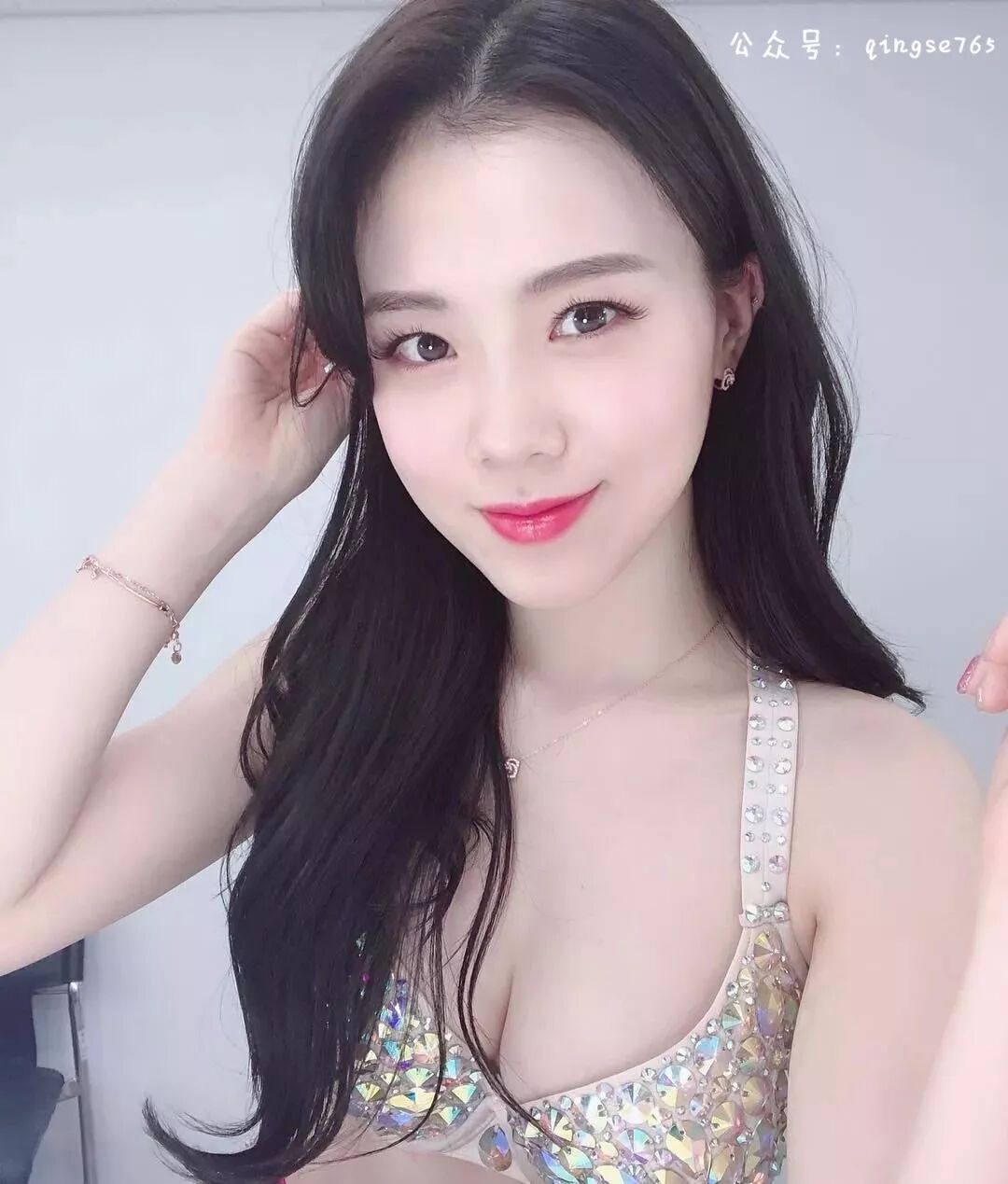 【美女】韩国学姐跳肚皮舞走红网络，肤白貌美舞姿深情（视频/组图） - 9