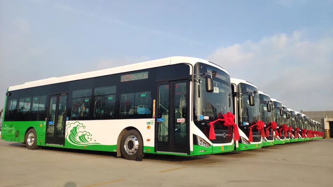 烟台第二批44台纯电动空调公交车上线运营