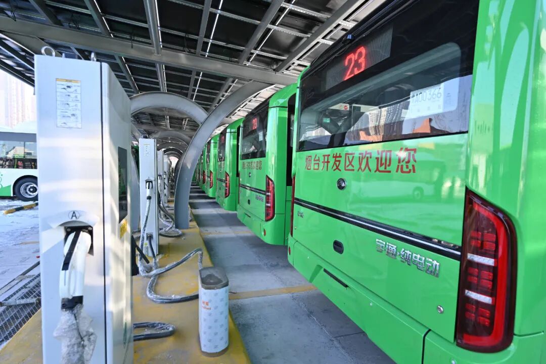 36台大容量新能源空调公交车今日上线23路